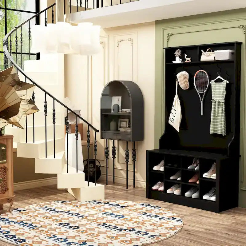 Meuble d'entrée classique avec banc, patères et rangement à chaussures