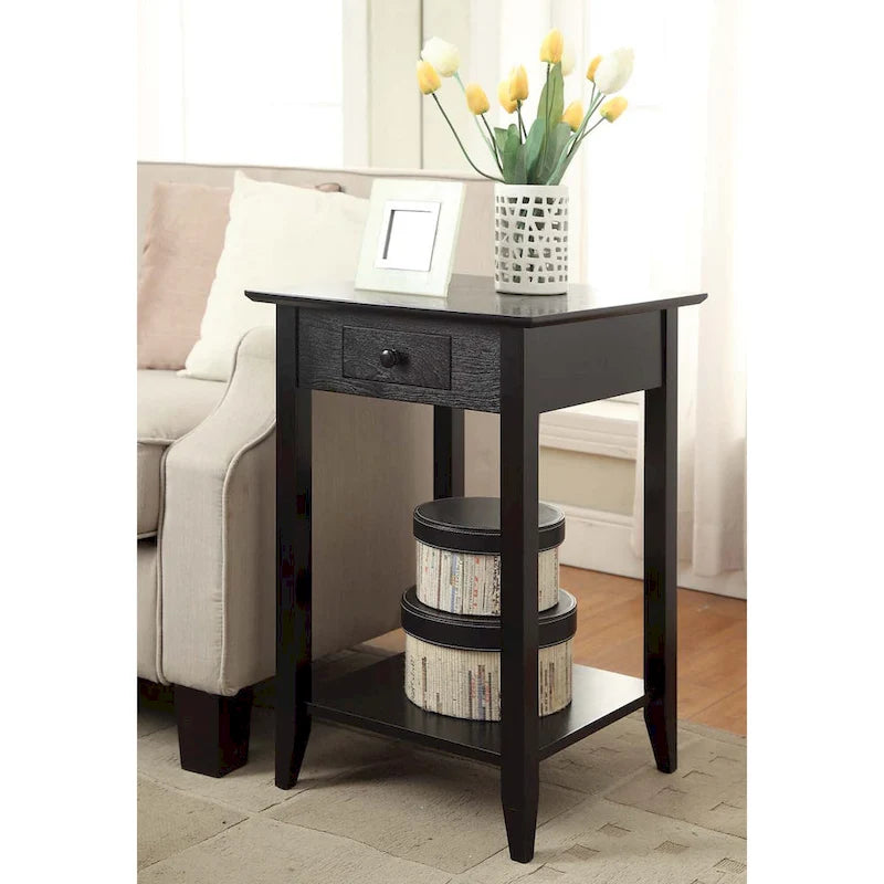 Table d'appoint classique en bois avec un tiroir et une étagère ouverte