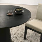 Ensemble table de salle à manger ronde à pied central et 4 chaises, ébène/bois flotté, MDF et hévéa