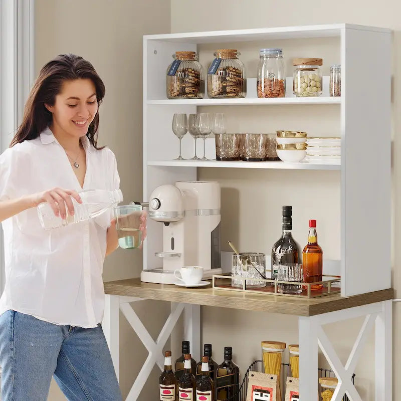 Meuble de cuisine autoportant avec étagères ouvertes et placard de rangement