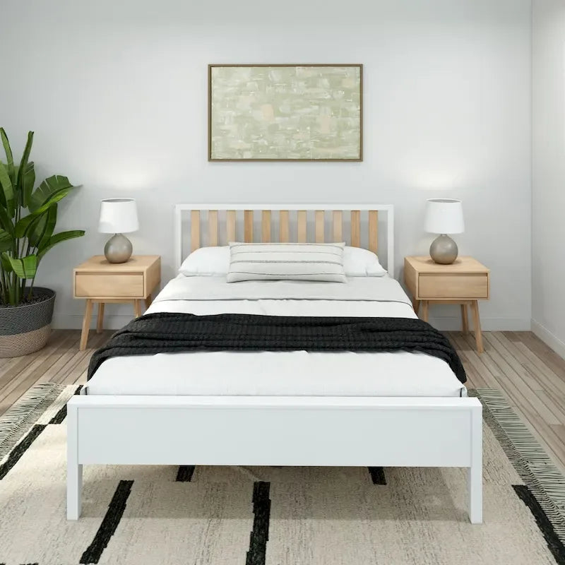 Cadre de lit moderne en bois massif pour lit queen avec tête de lit à lattes verticales